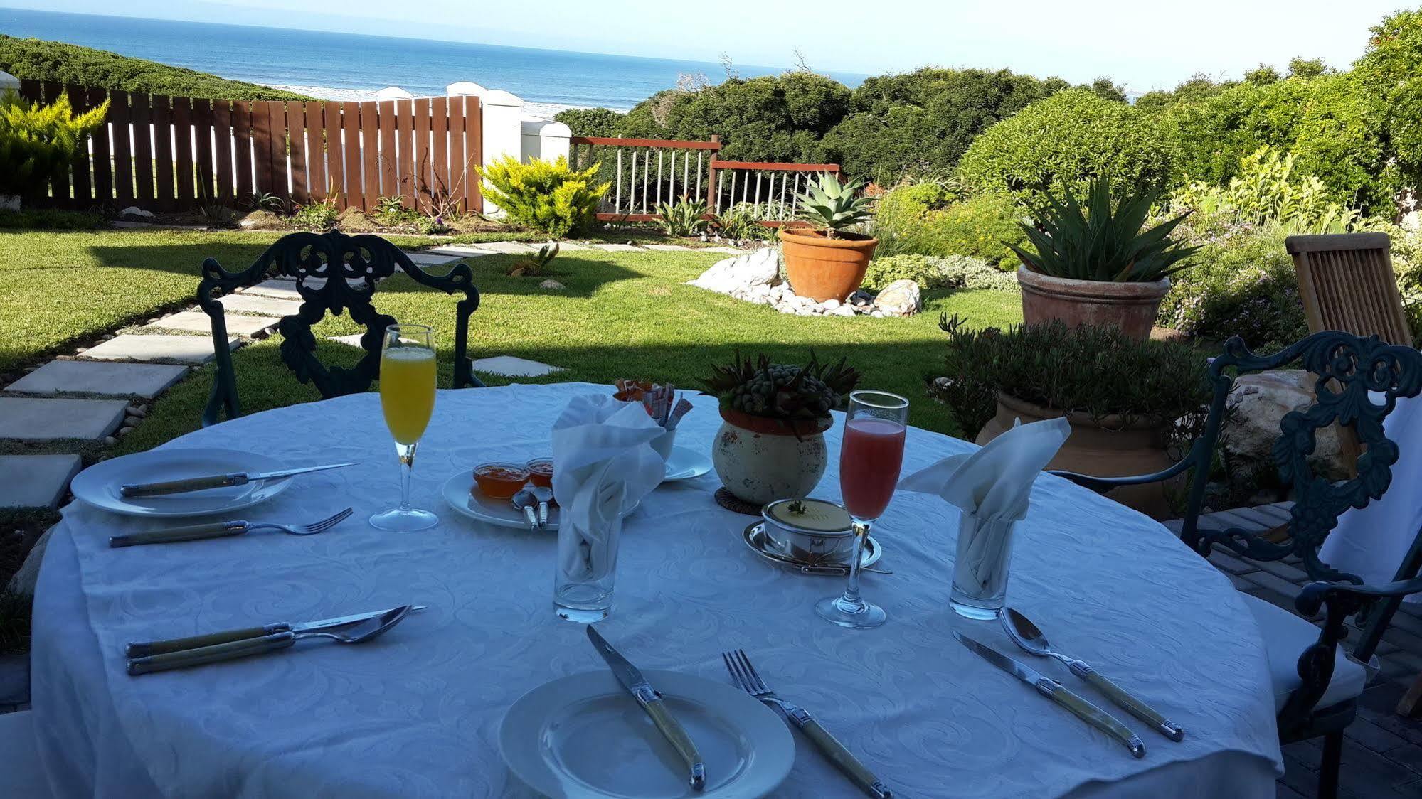 Hermanus Beach Villa ภายนอก รูปภาพ