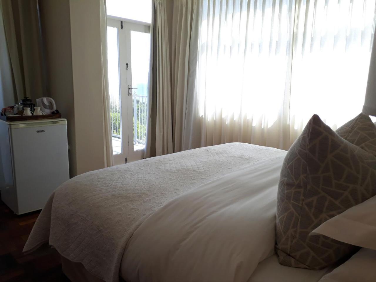 Hermanus Beach Villa ภายนอก รูปภาพ