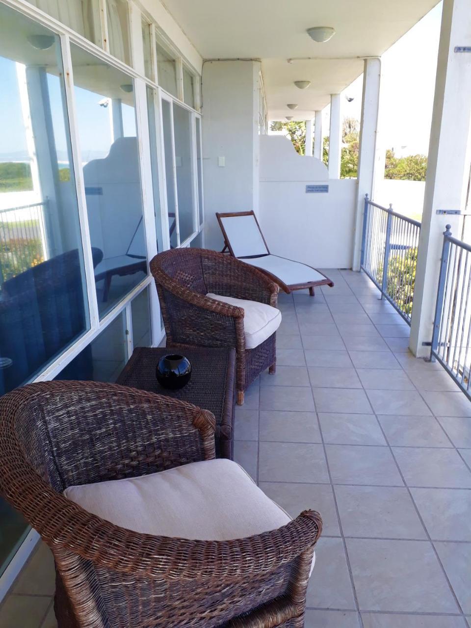Hermanus Beach Villa ภายนอก รูปภาพ