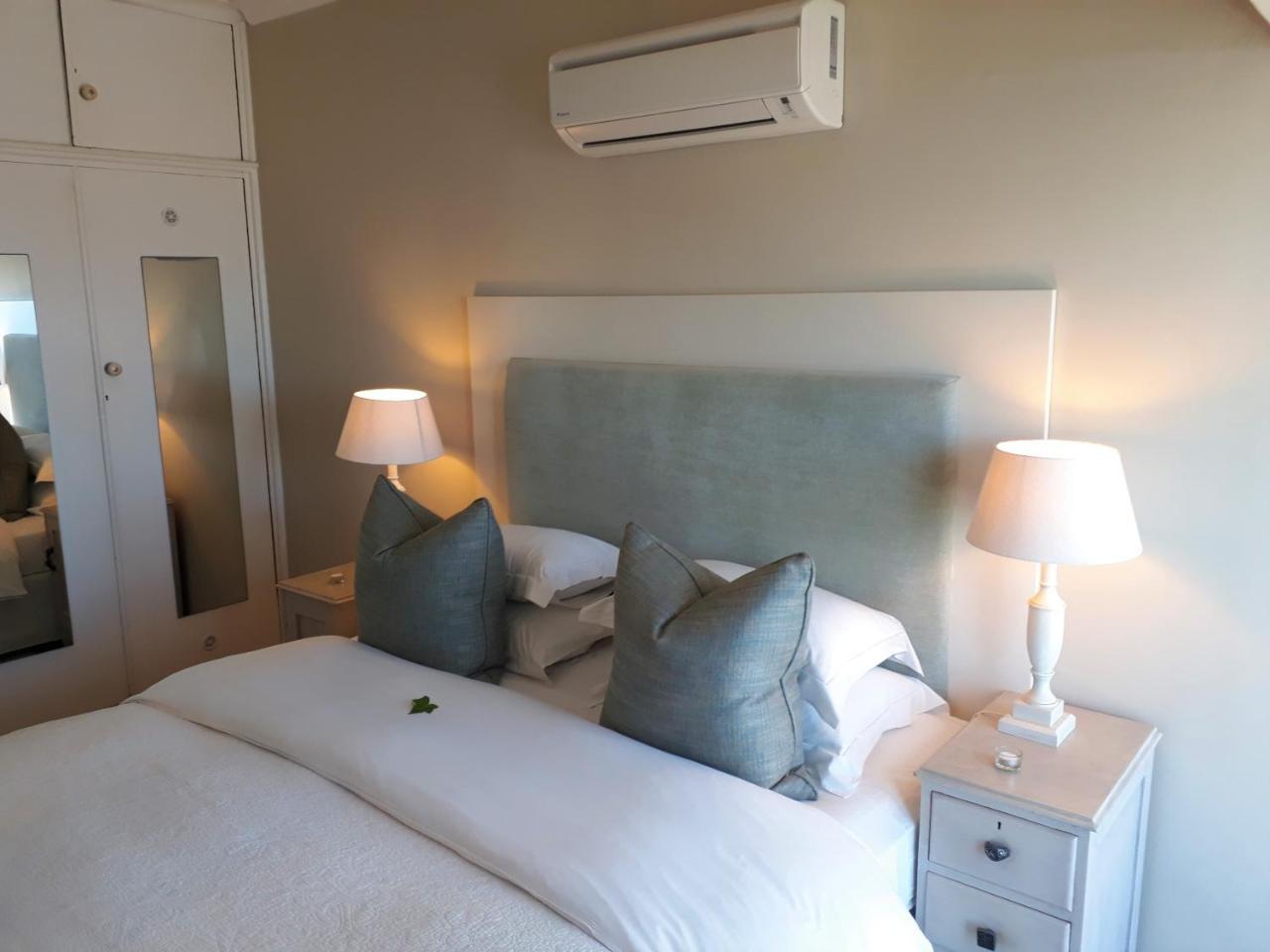 Hermanus Beach Villa ภายนอก รูปภาพ
