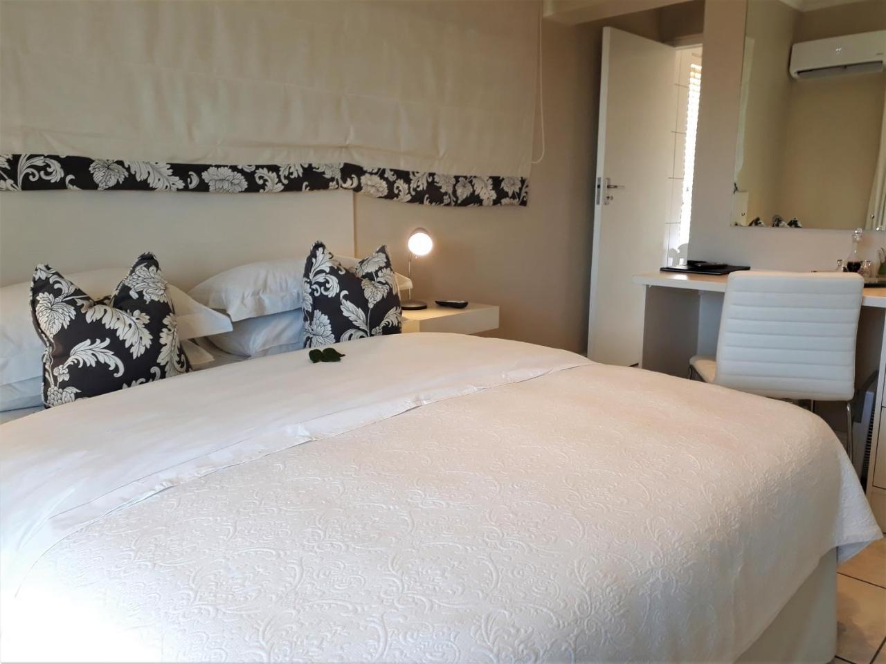 Hermanus Beach Villa ภายนอก รูปภาพ